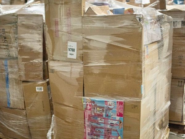 AMZ Customer Returns - 6ft Mediums Liquidation Pallet — wholesale liquidation pallet for sale