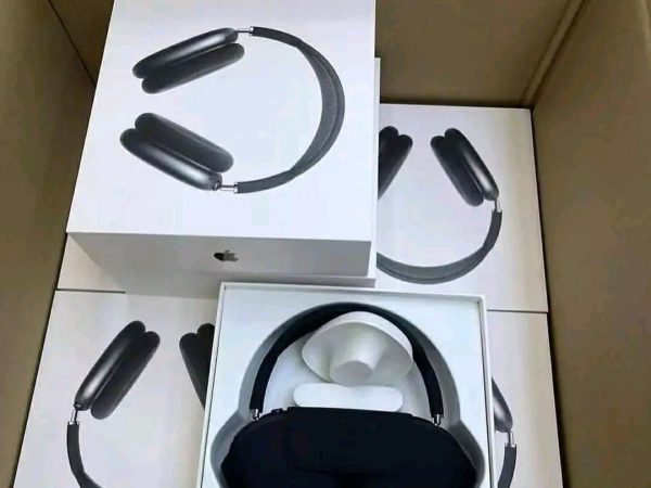 Wholesale Apple AirPods Max pallets — wholesale liquidation pallet for sale — Liquidation Pallet