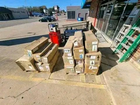 Christmas Trees Liquidation Pallet — wholesale liquidation pallet for sale — Liquidation Pallet Co